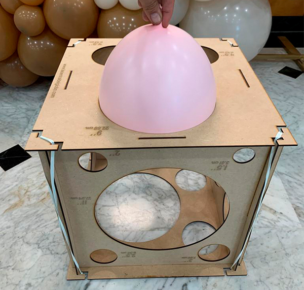 ER Medidor de globo de plástico plegable de 11 orificios Cubo Caja Globo M  brillar Electrónica